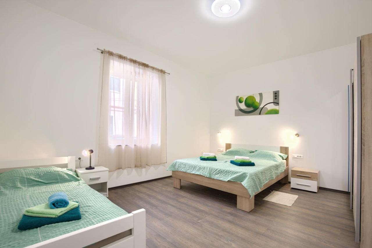 Amphitheater 3+2 Modern Apartment With Terrace, Wifi, Netflix Pula Exterior photo